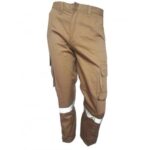 PANTALON COLOR KAKI CON CINTA REFLECTIVA