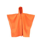 PONCHO LIGERO CON CAPUCHA COLOR NARANJA MARCA CCT